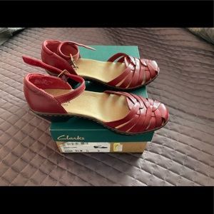 Clarks Sandals Womens size 5 1/2 RED